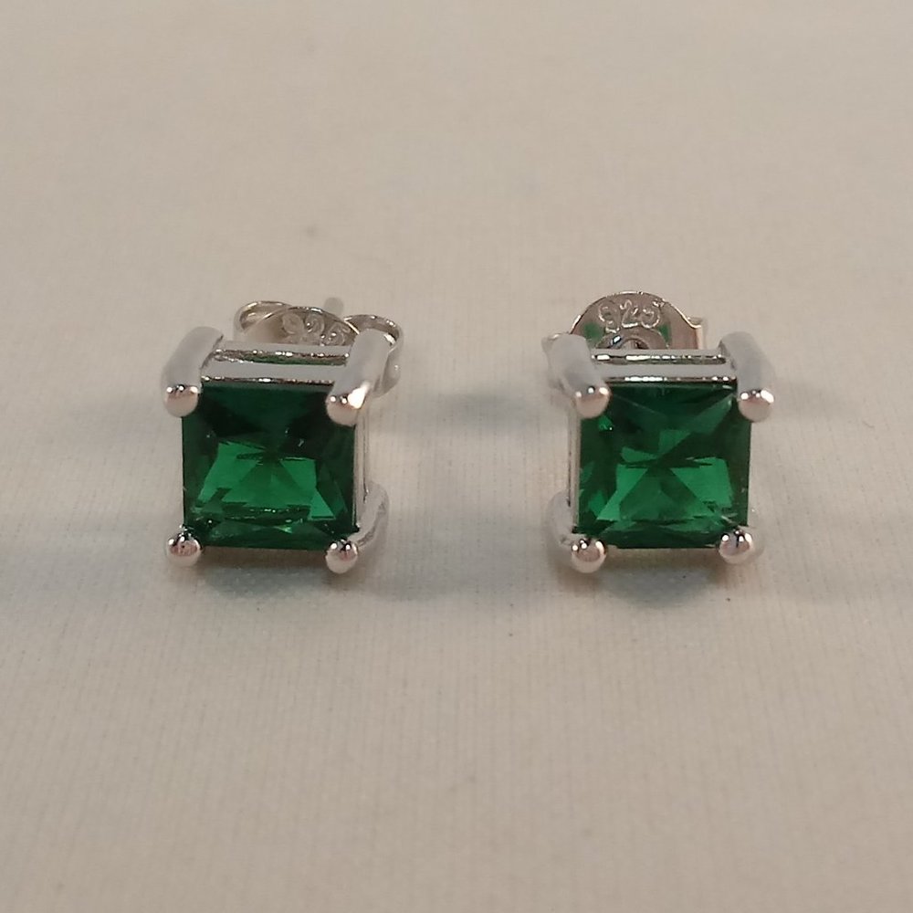 925 Sterling Silver Square Emerald Green Diamond Zircon Stud Earrings .71ctw ea.
